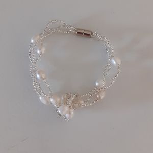 Pearl bracelet
